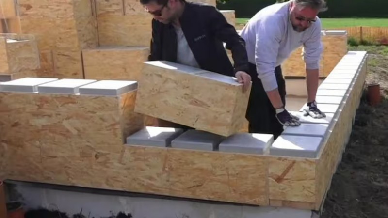 Así es el sistema de bloques de madera que permite construir casas en siete días sin usar cemento